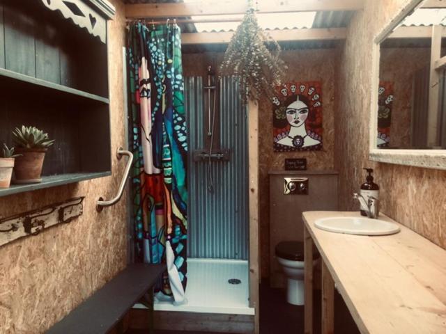 The Oaks Glamping - Magpie Half Shepherds Hut Hotell Colkirk Eksteriør bilde